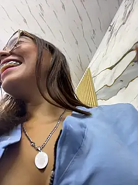 daniela-sexy's Webcam Show