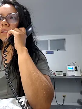 Aila_Phone: απευθείας συνομιλία ΧΧΧ