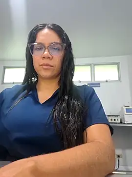 Aila_Phone Adlı Modelin Canlı XXX Sohbeti