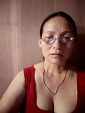 Chat +18 de Cucci07 ao vivo