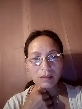 Živá chatovací místnost Cucci07