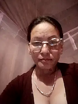 Chat +18 de Cucci07 ao vivo