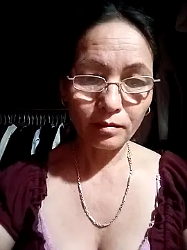 Chat +18 de Cucci07 ao vivo