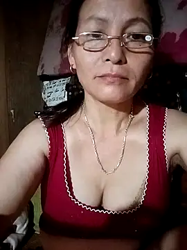 Cucci07 élő XXX-chatje