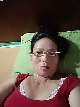 Chat +18 de Cucci07 ao vivo