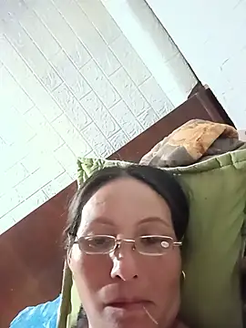 Chat +18 de Cucci07 ao vivo