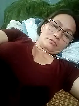 Chat +18 de Cucci07 ao vivo