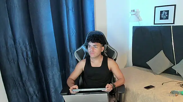 Вебкам-шоу Enzo_love18