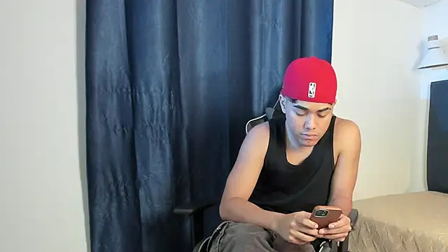 Enzo_love18 Webcam-Show