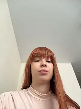 SofiaBloomy élő XXX-chatje