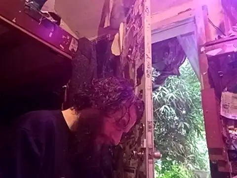 nearby_causual Show in webcam