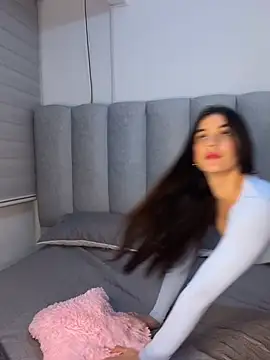 Chatroom XXX en direct de Valentina_lux1
