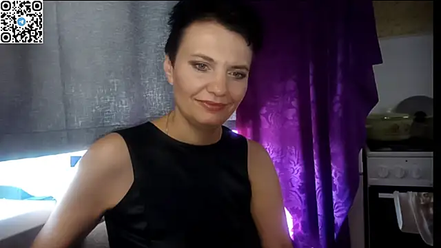 Chat +18 de HotMamaQueen234 ao vivo