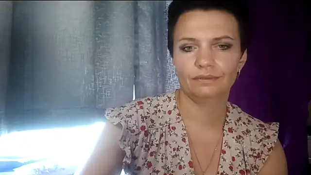 HotMamaQueen234 élő XXX-chatje