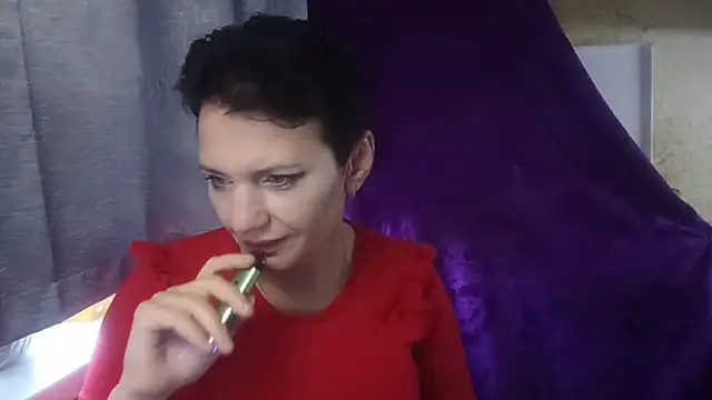 HotMamaQueen234 Chat XXX in diretta