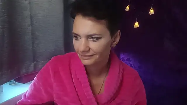 Chat +18 de HotMamaQueen234 ao vivo