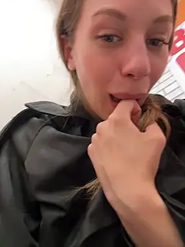 הופעת וובקאם של Olivia_Jemison