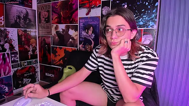 Keita_Moonn Webbikameraesitys