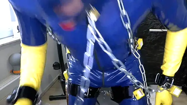 latexslaveboy 网络视讯表演