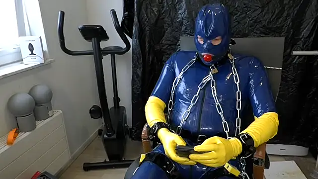 latexslaveboy's Webcam Show