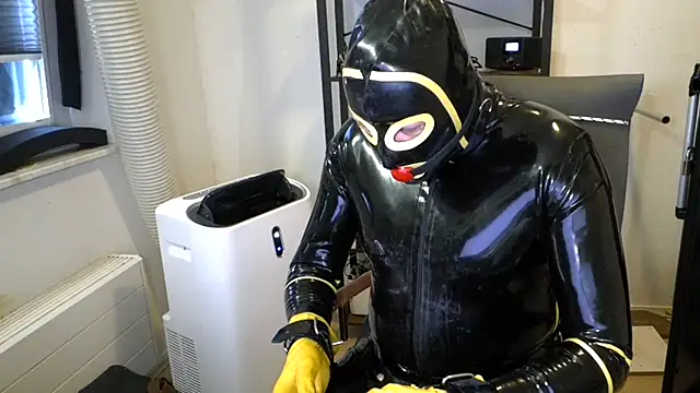 Вебкам-шоу latexslaveboy