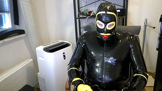 latexslaveboy Webcam Show