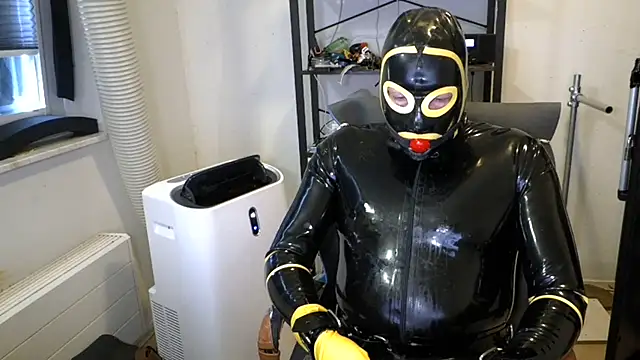 Вебкам-шоу latexslaveboy