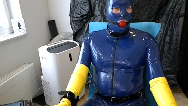 latexslaveboy Webcamshow