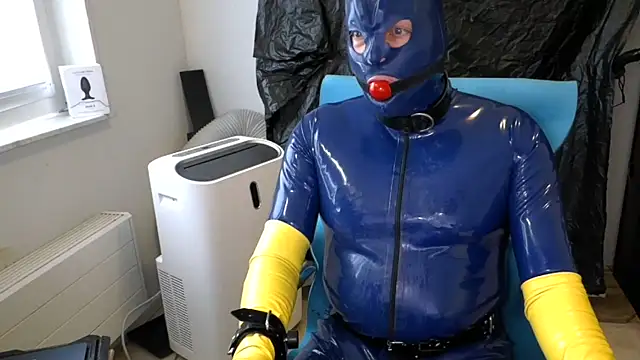 latexslaveboy Webcamshow