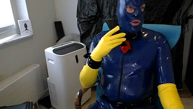 latexslaveboy: вебкам-шоу