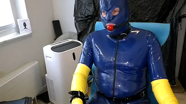latexslaveboy webcam show