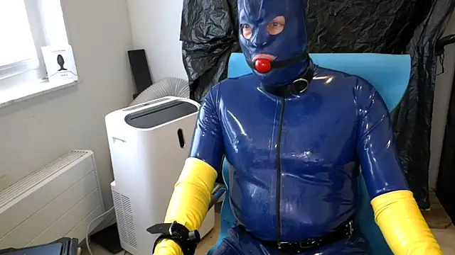 عرض كام latexslaveboy