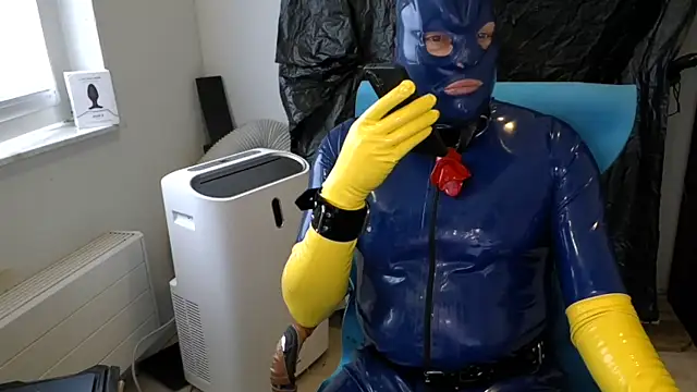 latexslaveboy Webcamshow