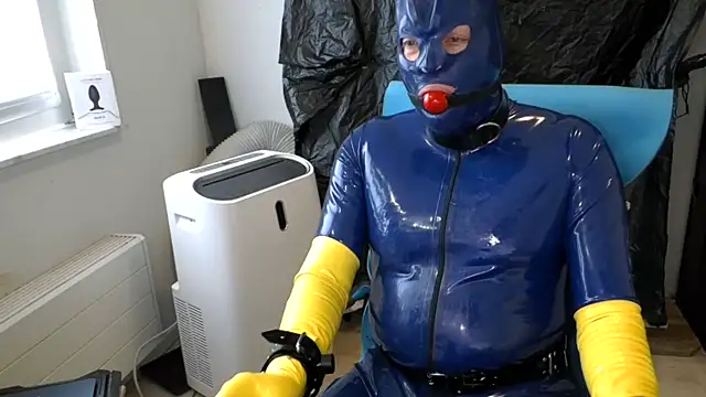 latexslaveboyのウェブカメラショー