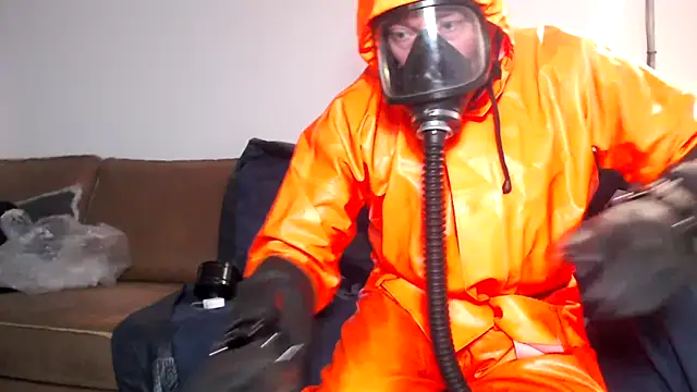 latexslaveboy webcam show