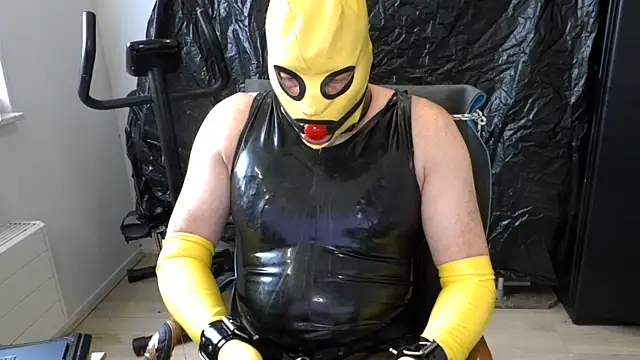 הופעת וובקאם של latexslaveboy