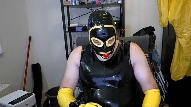 Show modela latexslaveboy na web-kameri