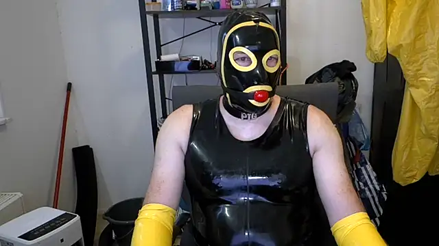 latexslaveboy webcam show
