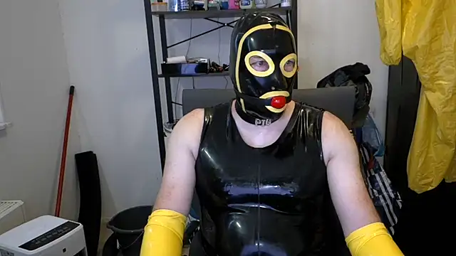 latexslaveboy Adlı Modelin Web Kamerası Şovu