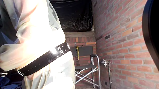 latexslaveboy webcam show