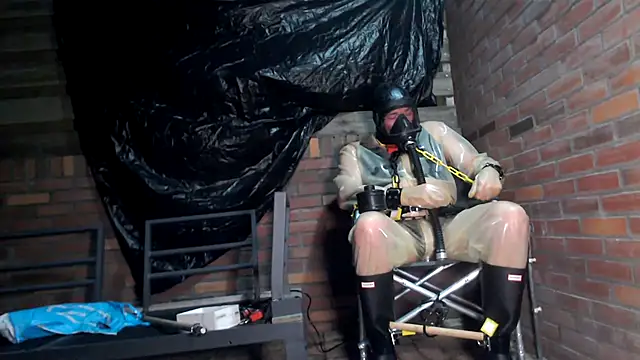 latexslaveboy webcam show