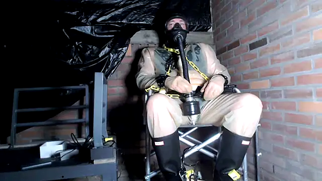 latexslaveboy Webcam Show