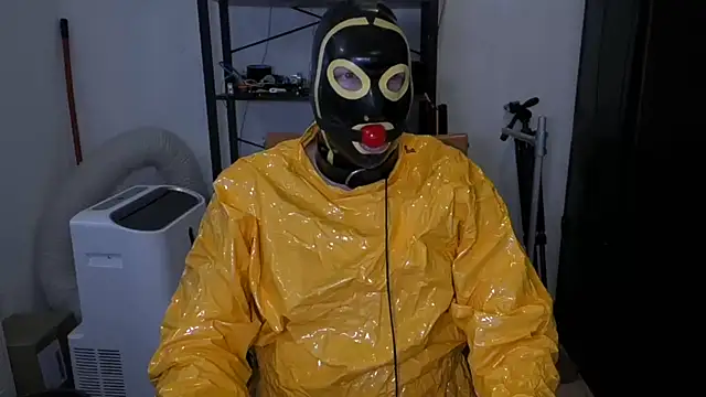 latexslaveboy – Kamerová šou