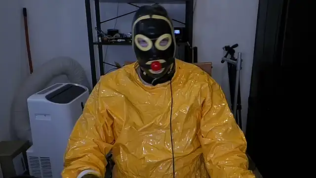 latexslaveboy webcam show