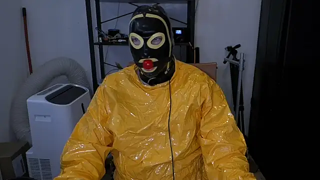 latexslaveboy: διαδικτυακό σόου στην κάμερα