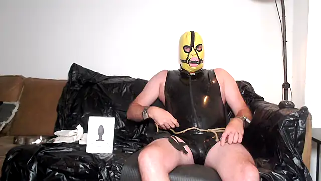 latexslaveboy webkamerás műsora