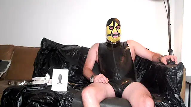 latexslaveboy Adlı Modelin Web Kamerası Şovu