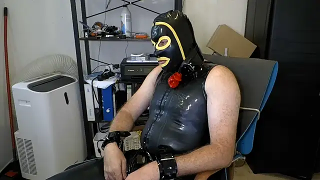 latexslaveboy Webcam-Show