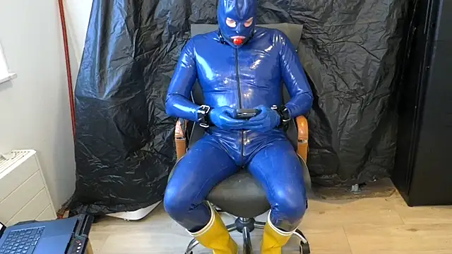 latexslaveboyのウェブカメラショー