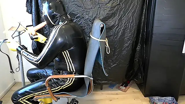 latexslaveboy Webcamshow